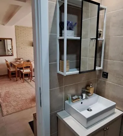 דירה N101, Milmari, *